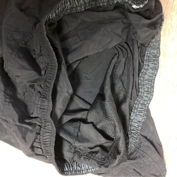 Columbia Men’s Black Active Shorts, elastic waist, size 2X, length is 6” - Picture 7 of 8